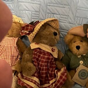 Boyds Bears Red and Green Plush Toy with Bonnet